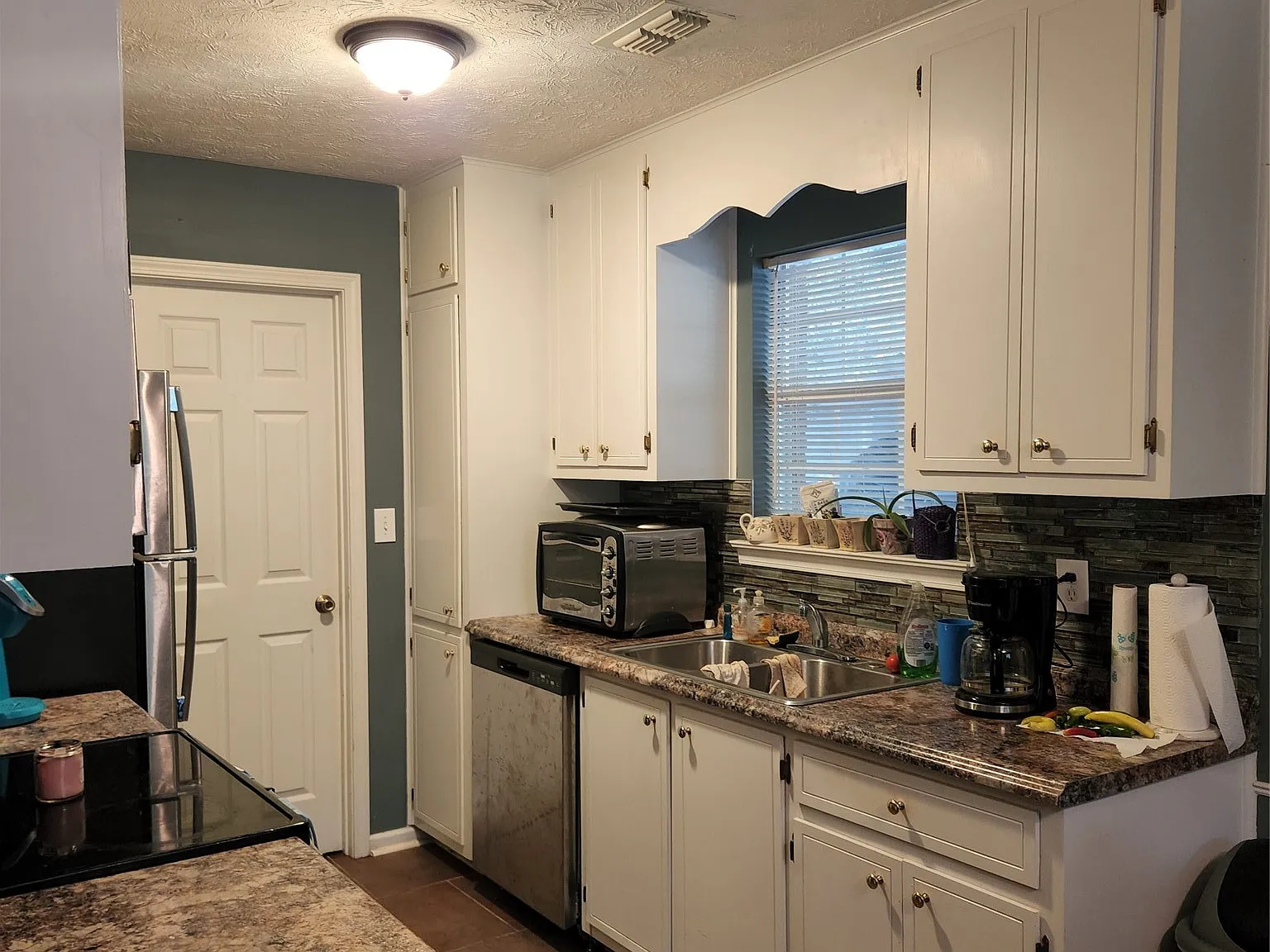 3 bed, 2.0 bath, 1249 sqft, $1,600 — Photo 4