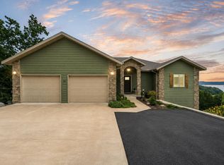 64 Ridgemont Circle, Branson West, MO 65737