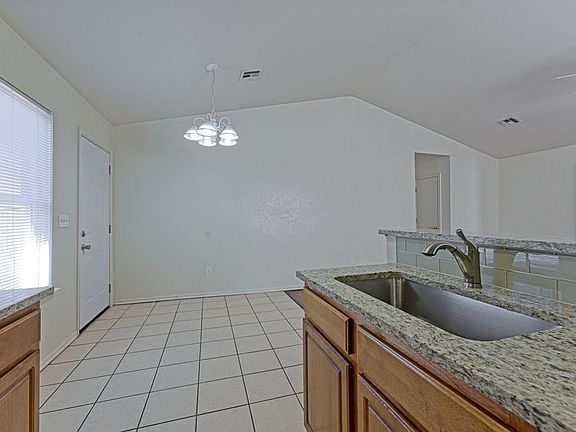 5th image of 1406 Concord Dr