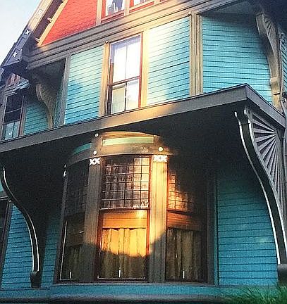 West end/ parlor
