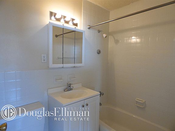 4th image of 3333 Broadway APT C13f