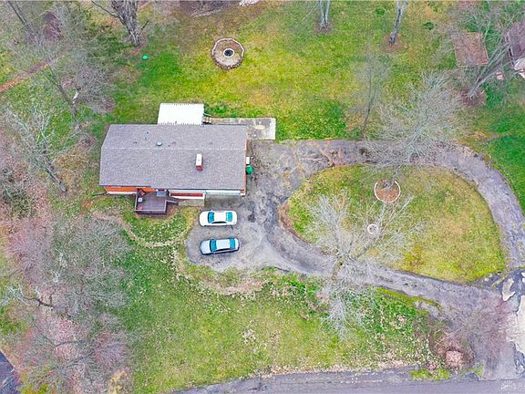 3rd image of 42 Pine Bluff Dr