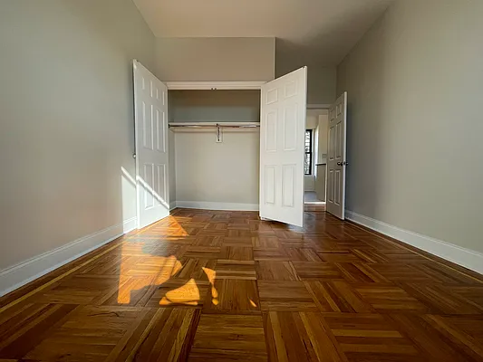 Rented by Hillel Realty Group | media 16