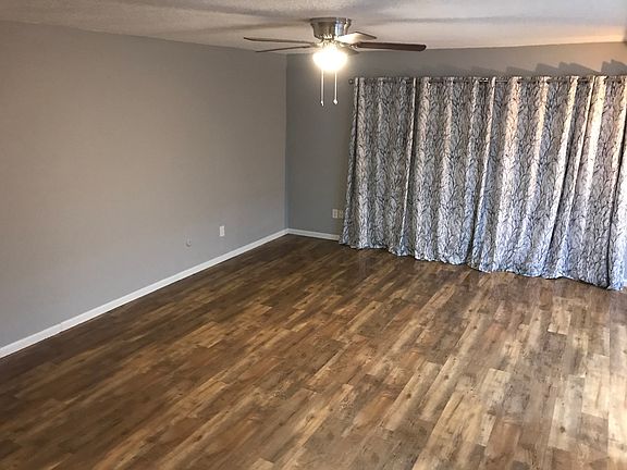 4th image of 11619 E 59th St
