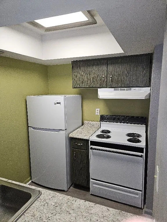 2 bed, 800 sqft, $925 — Photo 4