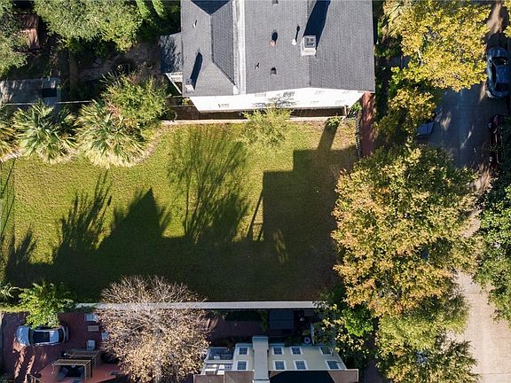 2nd image of 217 E Park Avenue