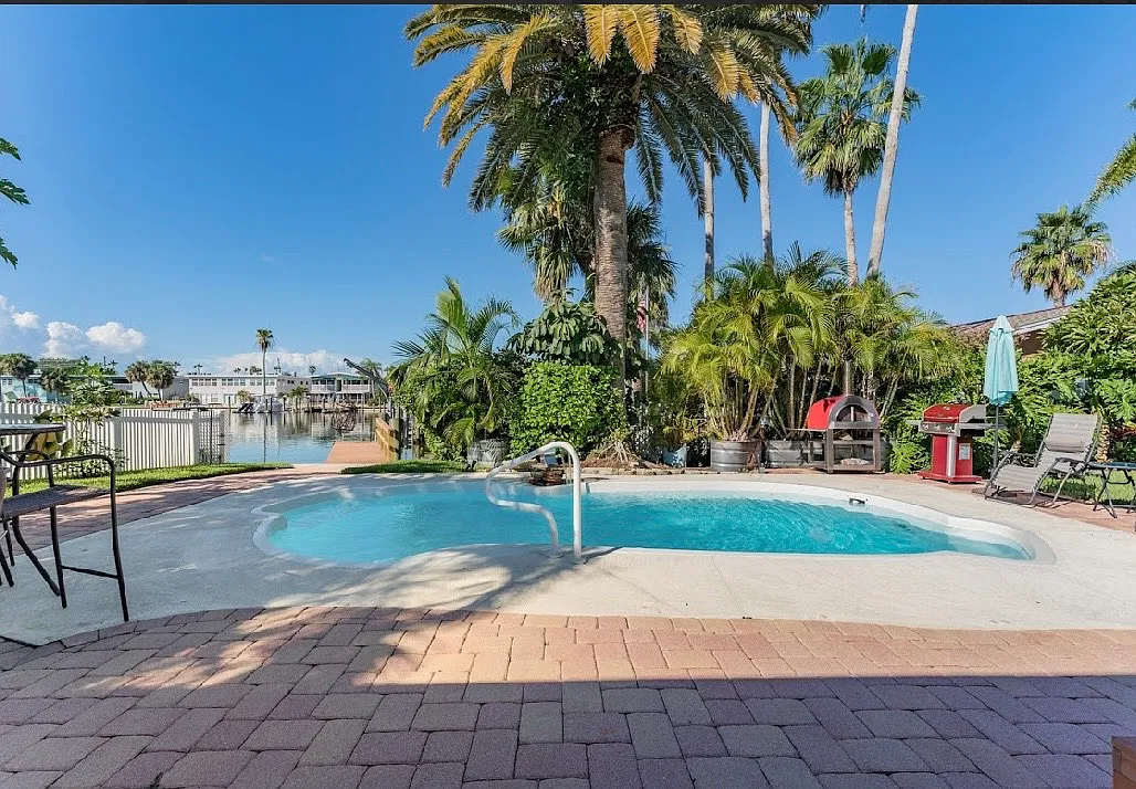 3 bed, 2228 sqft, $7,200 — Photo 4
