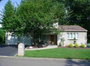 71 Overhill Rd, East Brunswick, NJ 08816