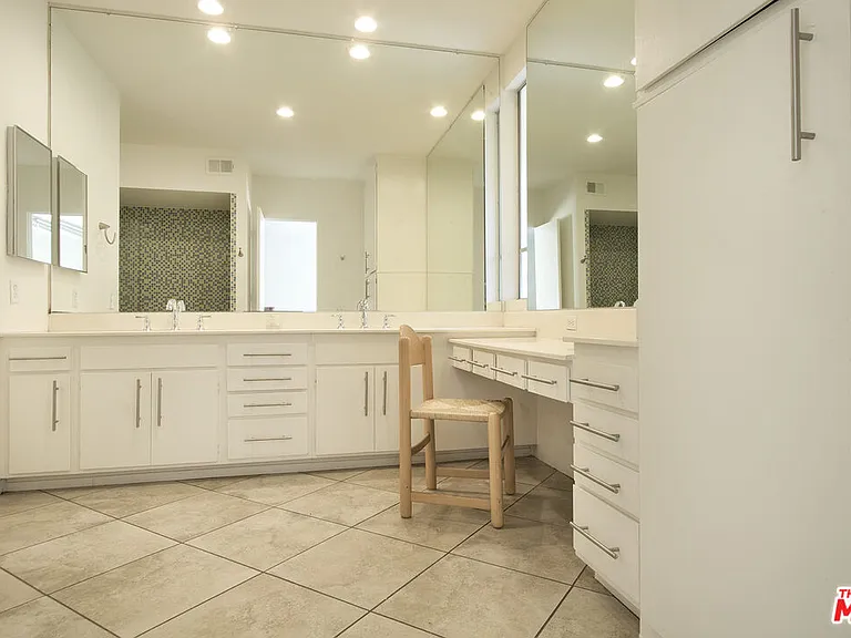 501 Desert Lakes Cir — Photo 26
