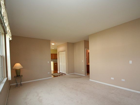 5th image of 16433 Crescent Lake Dr
