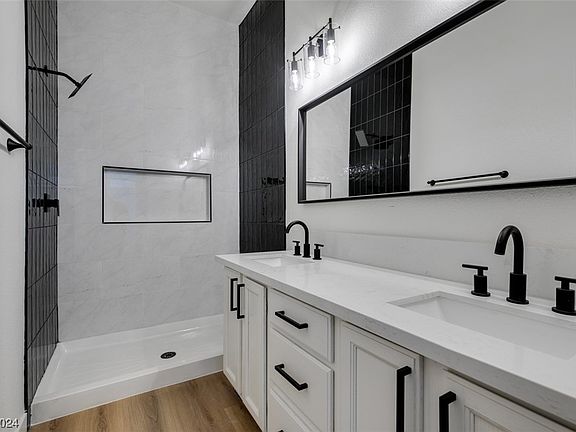 4th image of 5025 Glenarden Dr