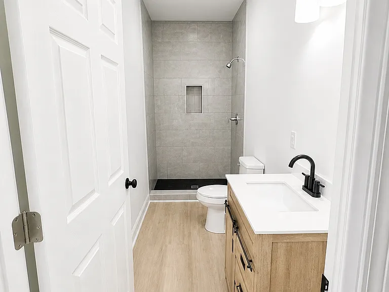 706 Madison St — Photo 8