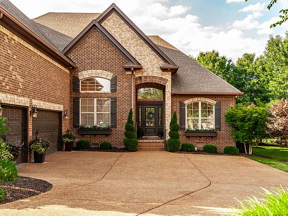3rd image of 1012 Broughton Pl