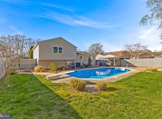 15 Yew Rd, Baltimore, MD 21221