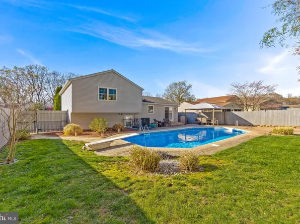 15 Yew Rd, Baltimore, MD 21221