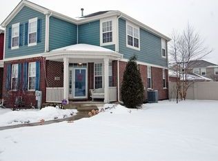 214 Longview Dr, Elgin, IL 60124