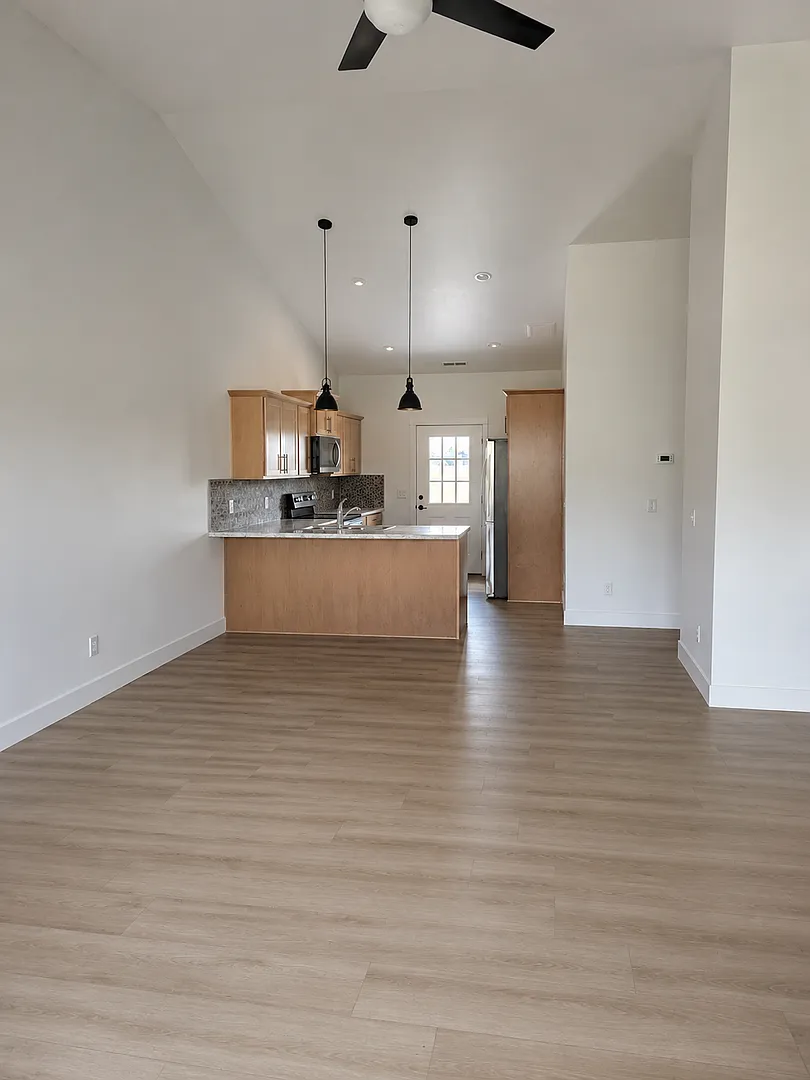 Brand New 3 Bed, 2 Bath Home 2935 Eagle Butte — Photo 4