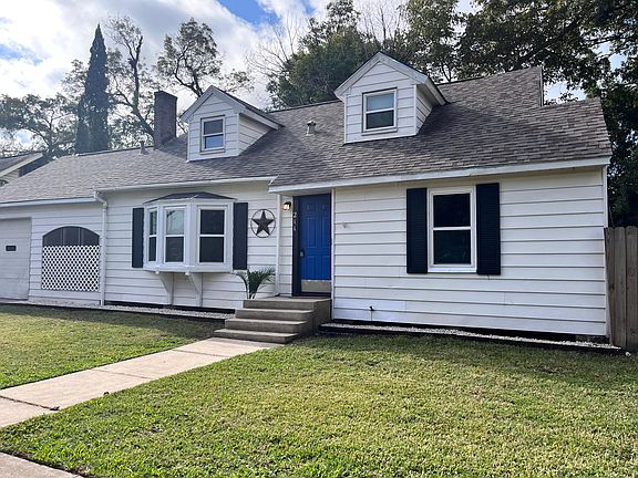 5th image of 211 W Adoue St