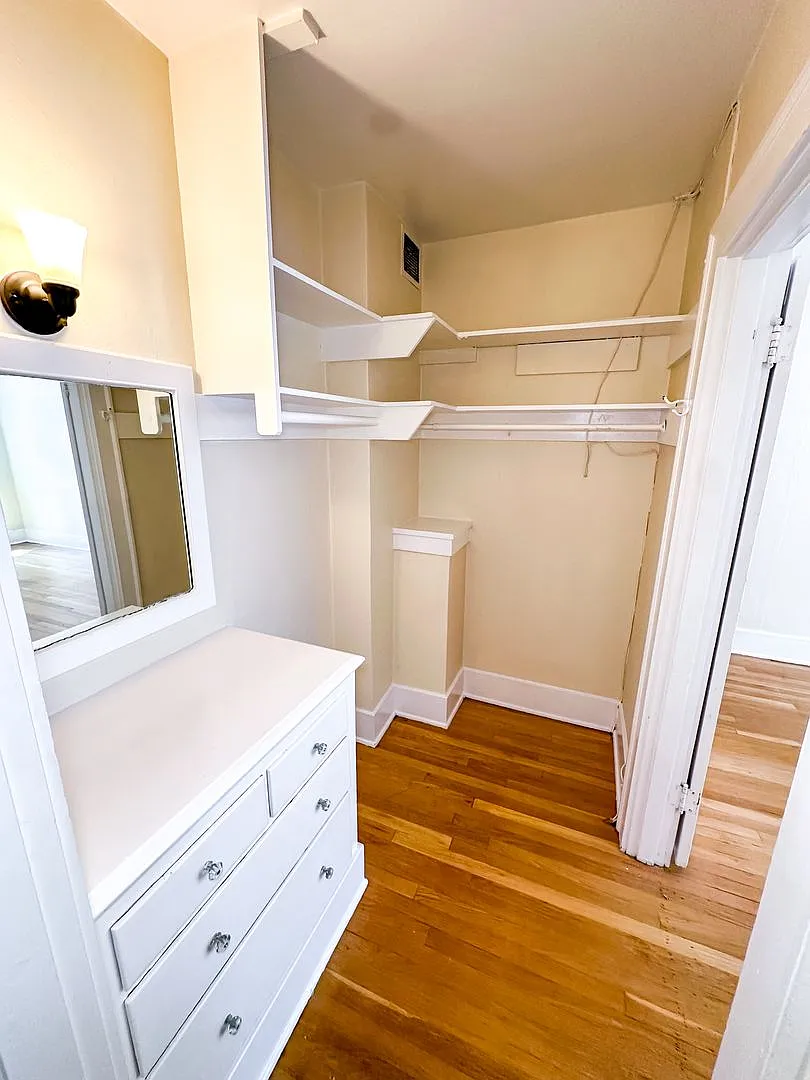 Belmont Apartments — Photo 4