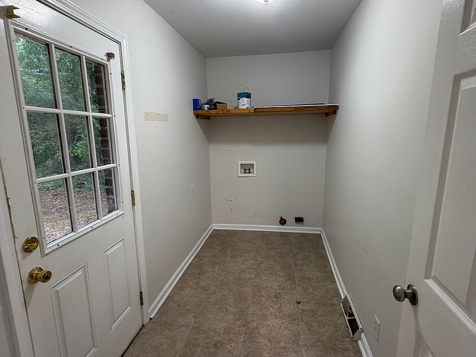 1st image of 29 Wynnie Rd NE