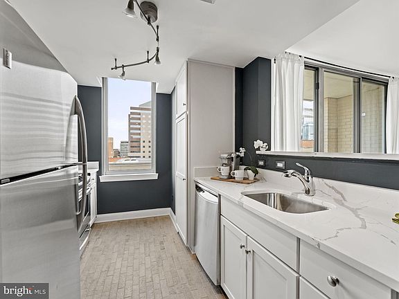 2nd image of 1020 N Highland St Unit 813