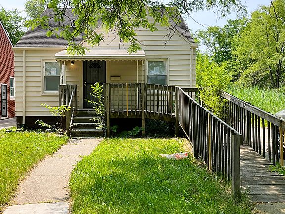 5th image of 15858 Rossini Dr