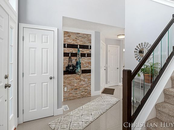 4th image of 7194 Meadowgrass Ct SE