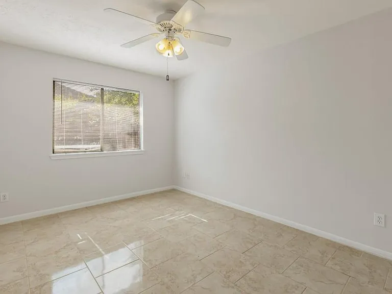 21812 Whispering Forest Dr — Photo 18