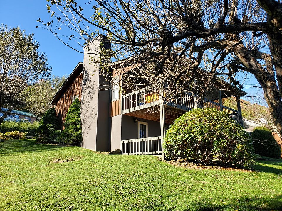 1st image of 136 Orchard Meadows Ln