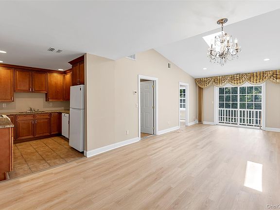 3rd image of 1118 Savoy Drive