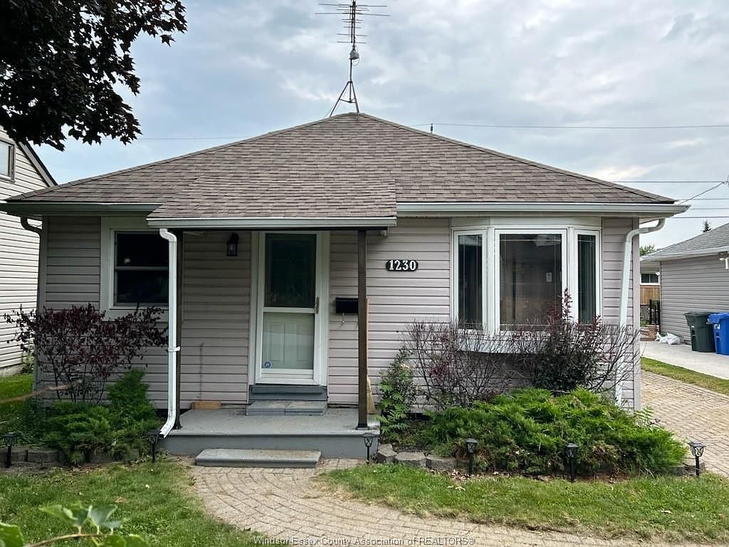 1230 Labadie Rd, Windsor, ON N8Y 4G7 Zillow