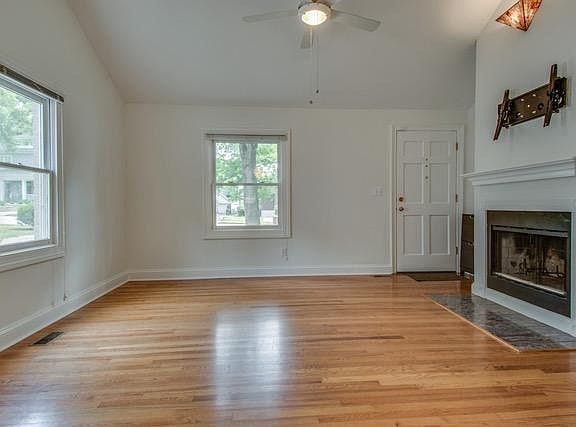 2nd image of 2518 Sunset Pl