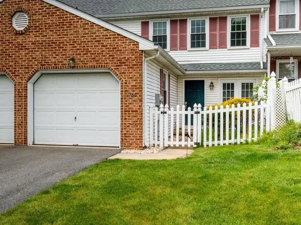 1766 Betz Farm Dr, Lancaster, PA 17603