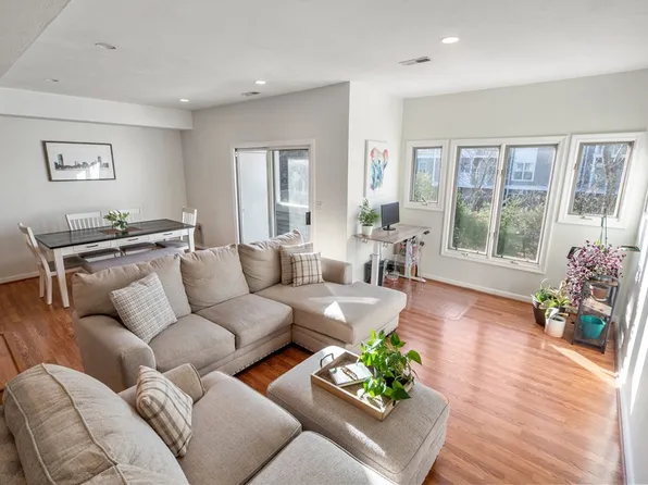 120 Burkhall St Unit C, Weymouth, MA 02190