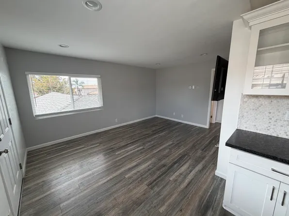 724 James St APT D, Costa Mesa, CA 92627