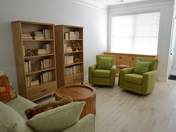 5th image of 806 Saint Andrews Dr #806