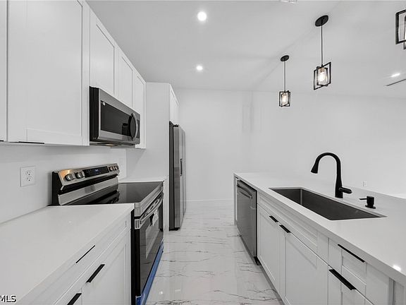 3rd image of 4544-4546 25th St SW