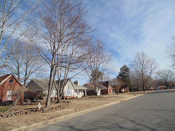 5th image of 6900 Black Thorn Dr