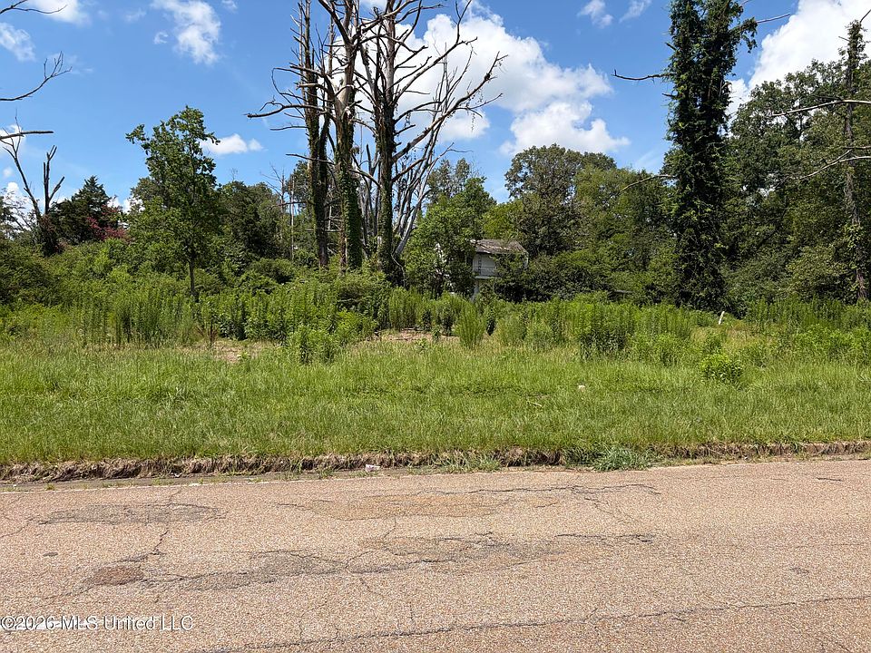2nd image of 1648 W McDowell Rd