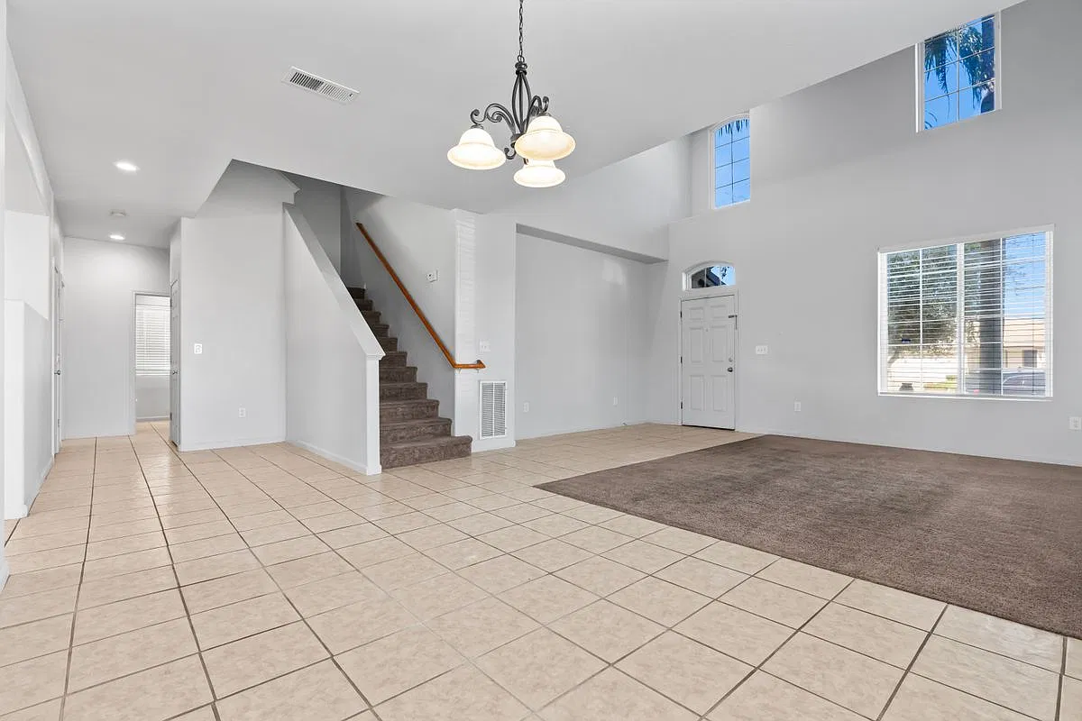 5 bed, 3.0 bath, 2683 sqft, $3,195 — Photo 4