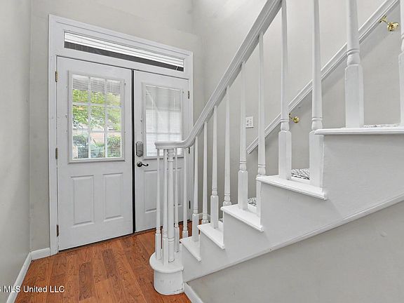 3rd image of 928 Courthouse Rd Unit 24