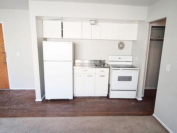 4th image of 922-926 S Ludlow Ave #926-02