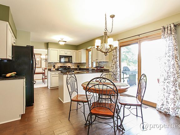 Kitchen / Breakfast Room