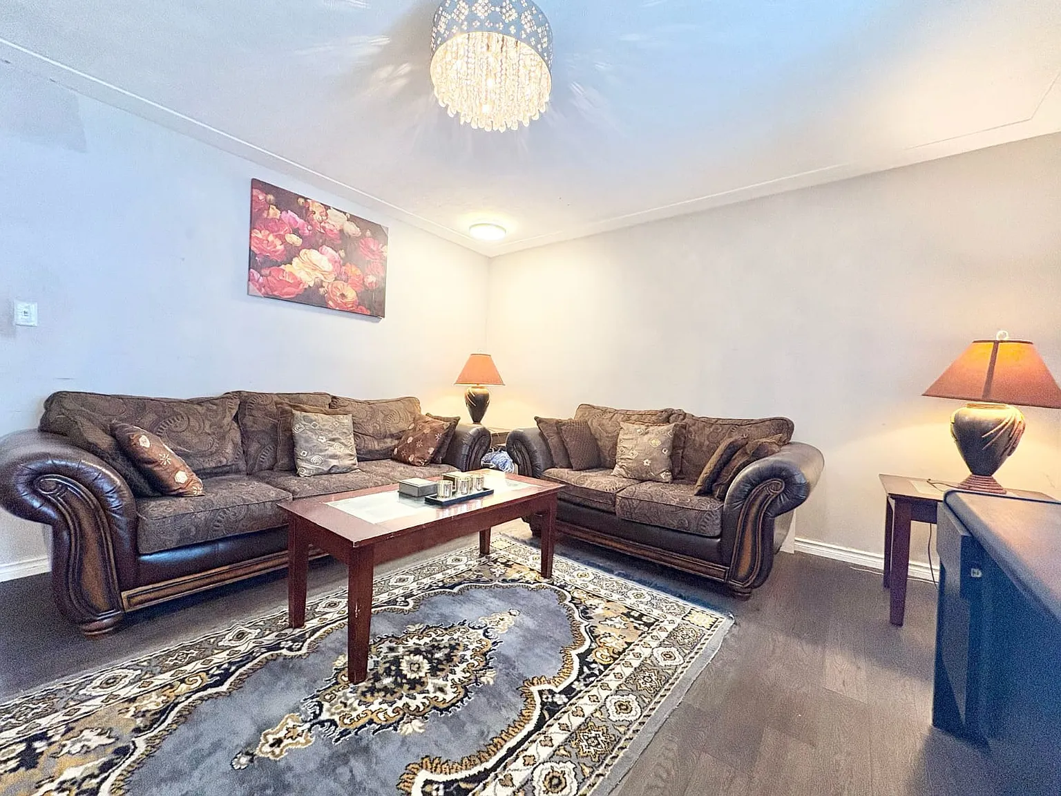3 bed, 1.5 bath, 1000 sqft, $3,850 — Photo 2