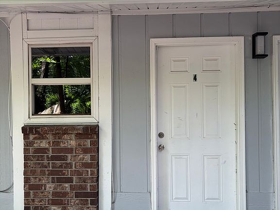 5th image of 829 S Douglas Ave #4