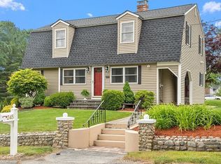 245 Passaconaway Dr, Dracut, MA 01826