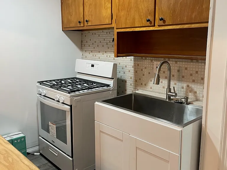 2324 Seymour Ave #BASEMENT — Photo 4