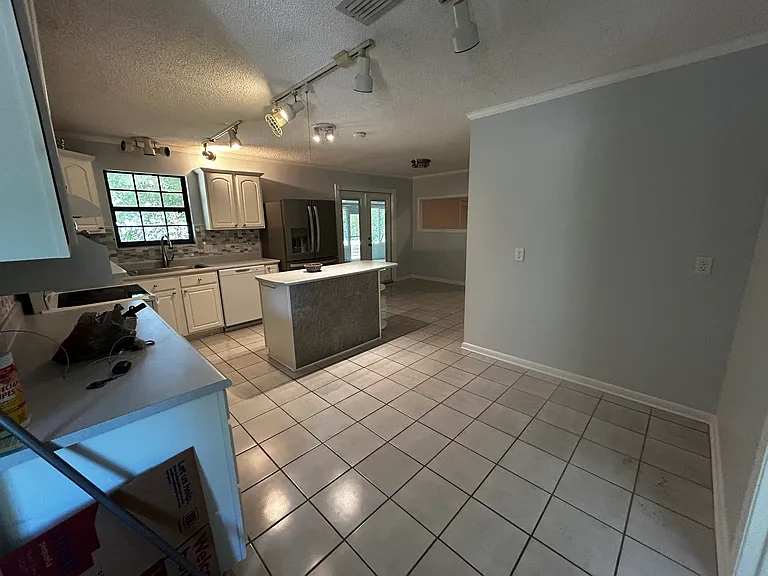 162 NW Palmetto Blvd — Photo 19