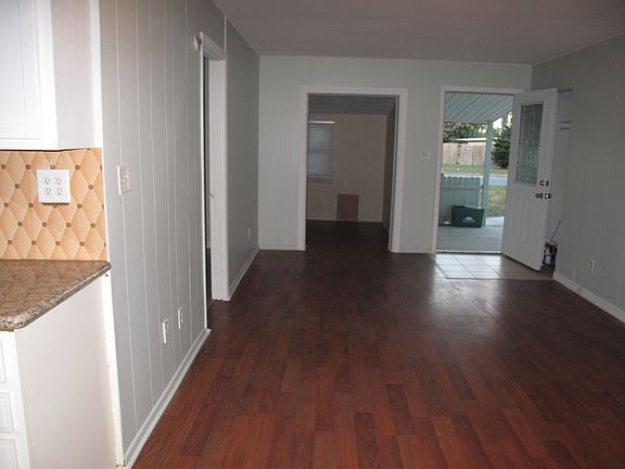3rd image of 706 Plumosa Ave