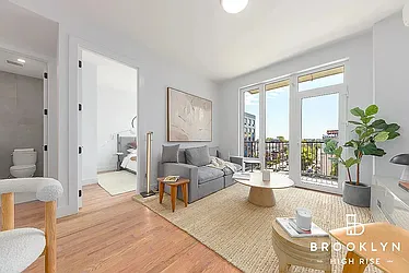 2715 Fulton Street, #504